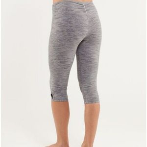 {Lulu🍋} Dhanurasana Crop Pant